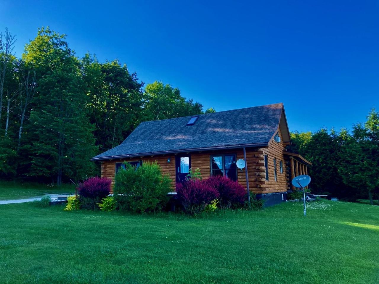 Garden Grove Retreat & Lodging Near Pictured Rocks, Fayette, Trails Hotel Exterior photo