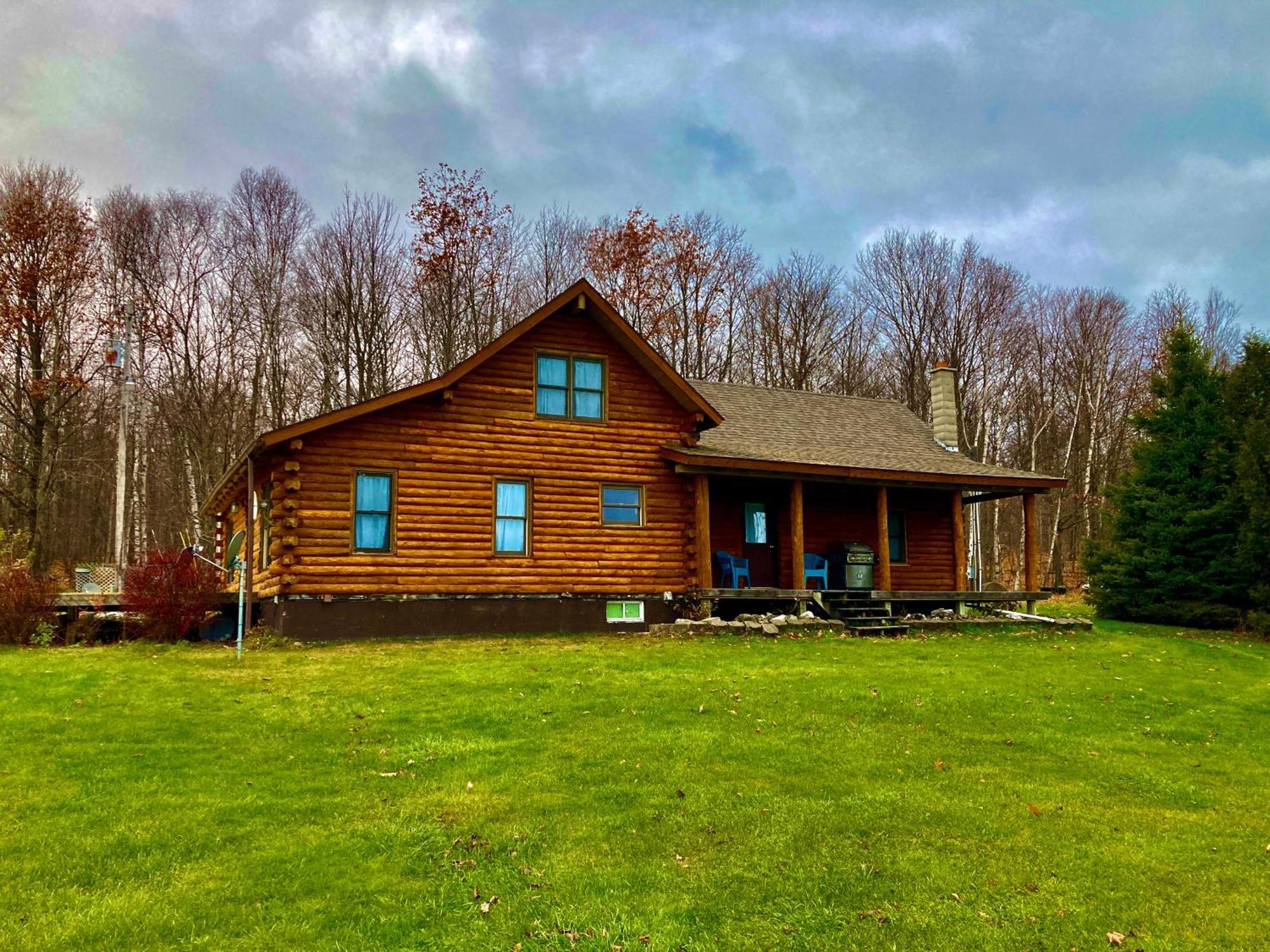 Garden Grove Retreat & Lodging Near Pictured Rocks, Fayette, Trails Hotel Exterior photo